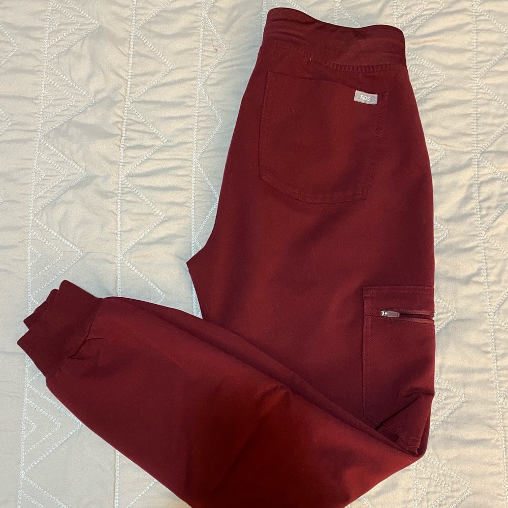 Figs burgundy Zamora jogger scrub pants size XS